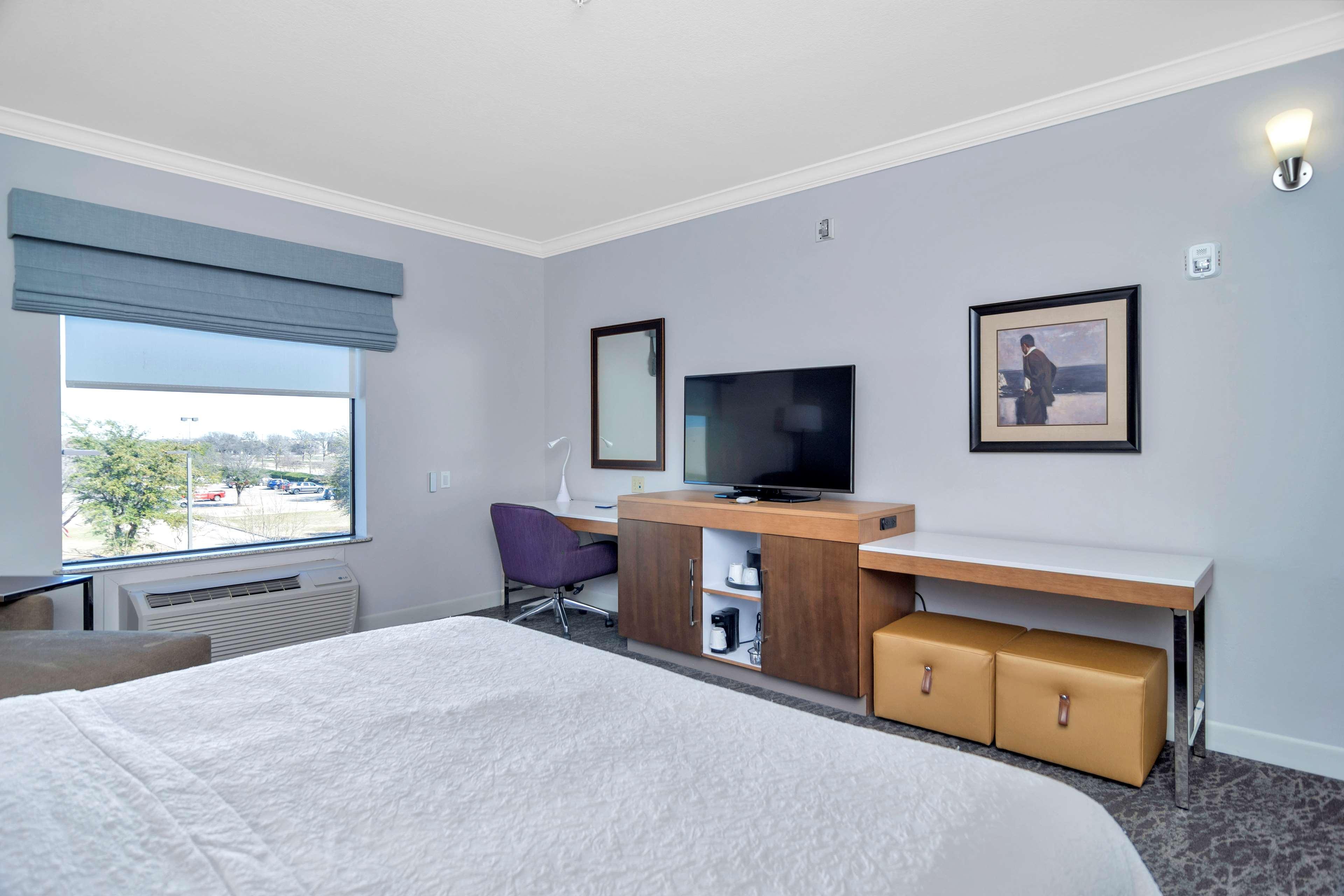Hampton & Worth-fossil Creek Hotel